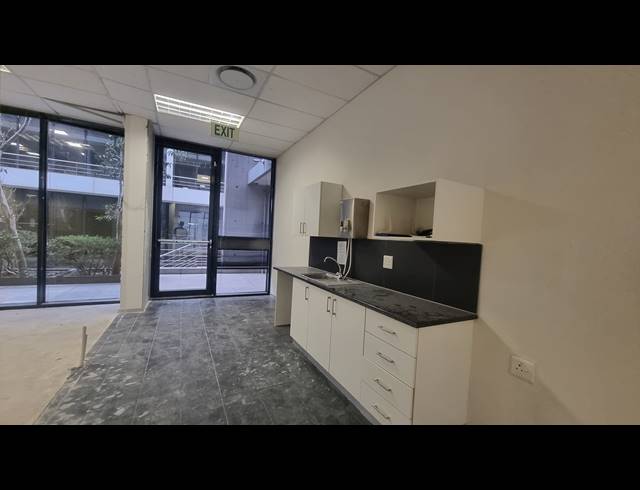 236M² OFFICE TO LET IN WOODSTOCK